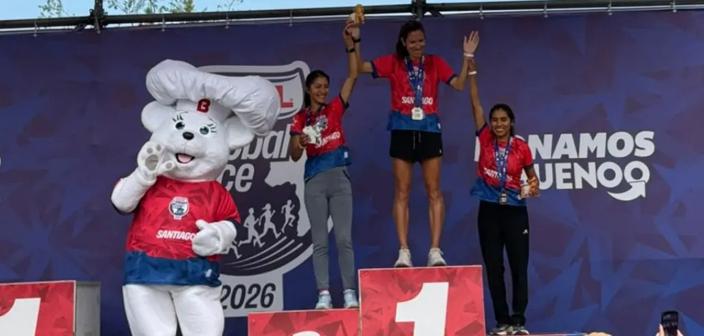 Corredora peruana Ayquipa logra el tercer del Bimbo Global Race 10k. de Santiago