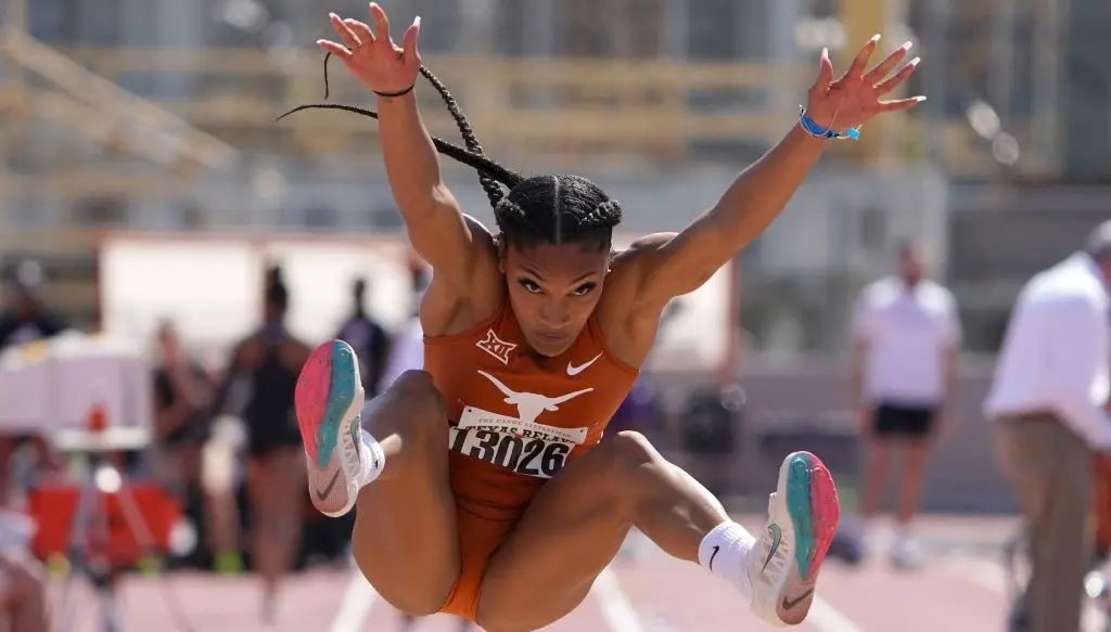 La campeona olímpica Tara Davis-Wooodhall, herida en un accidente de tráfico