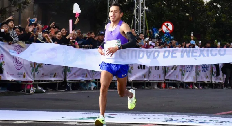 Cristhían Pacheco conquista la Maratón Ciudad de México 2026