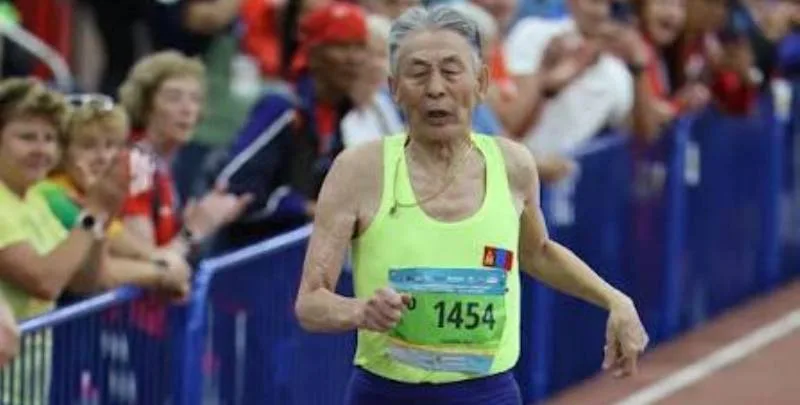 Radnaa Tseren, de 92 años que voló en los 100 metros con 18.29 segundos