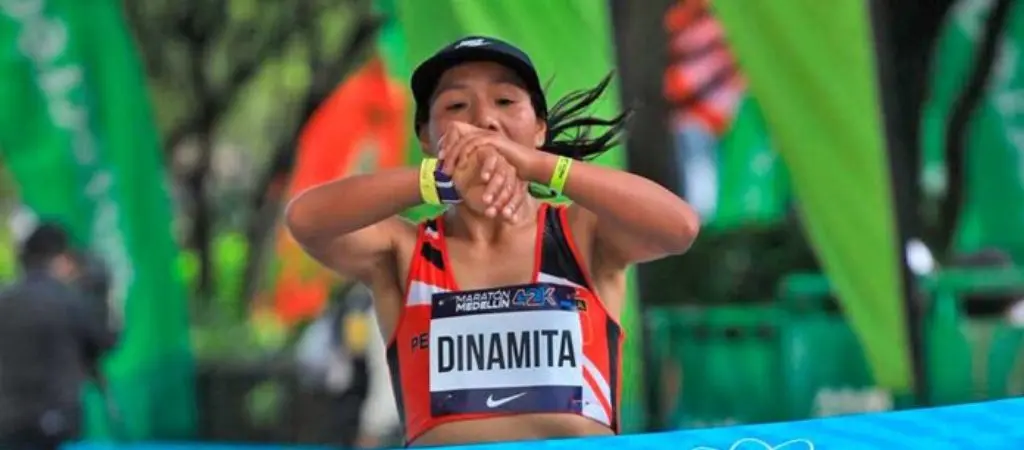 Dina Velásquez, Zaida Ramos y Jhonatan Molina corren mañana los 21 kilómetros de la Maratón Medellín