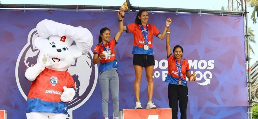 Corredora peruana Ayquipa logra el tercer del Bimbo Global Race 10k. de Santiago