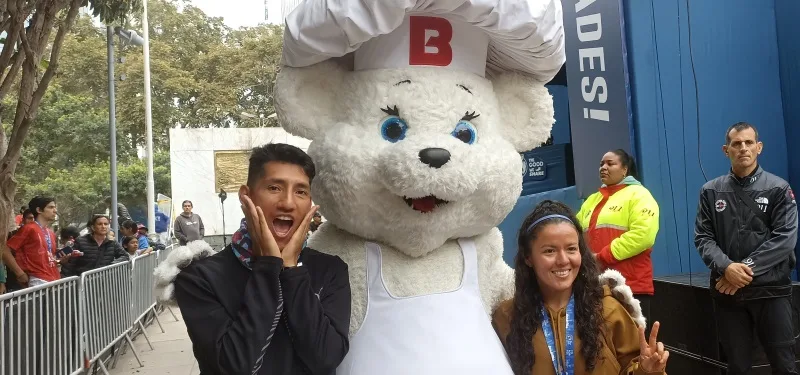 Ferdinan Pacheco y Grace Arribasplata ganan la Carrera Bimbo