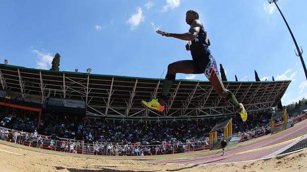 Sudafricano Luvo Manyonga establece una marca jamás lograda en Diamond League en la longitud con 8.16 metros
