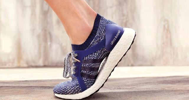 adidas revela la Ultraboost x en una nueva e impactante paleta de color “azul misterio”