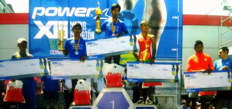 Triunfo peruano en Media Maratón de Cochabamba Bolivia con Jesús Yana