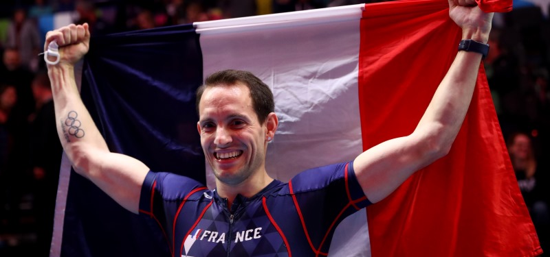 garrochista Renaud Lavillenie se eleva hasta el oro del Mundial Indoor