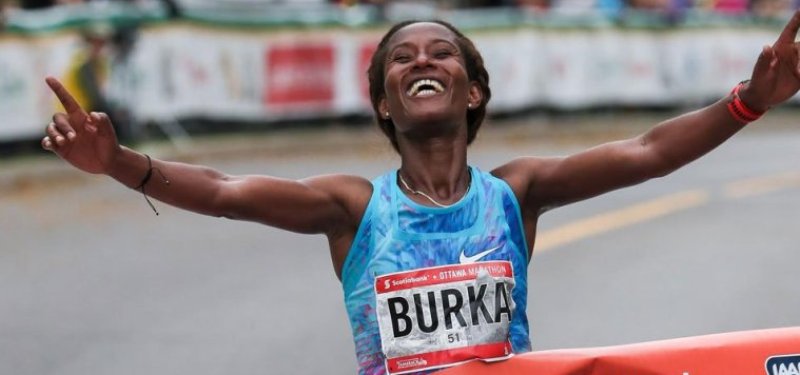 Gelete Burka de Etiopía gana la Maratón de Ottawa con récord de 2:22.17