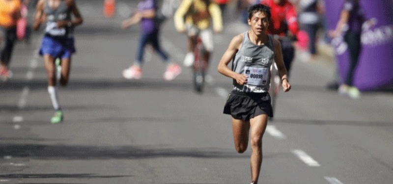 Cristhian Pacheco bicampeón de la Carrera últimas Noticias 15k en Ecuador