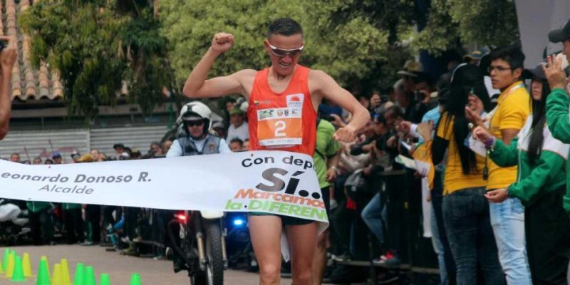 Miguel Amador y Angie Orjuela ganan la Carrera San Silvestre de Chía