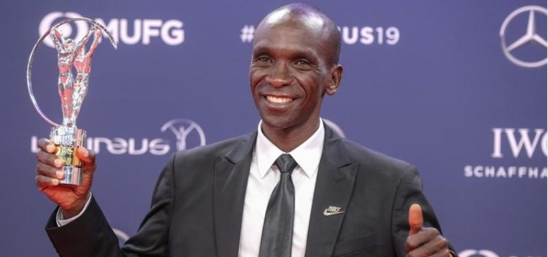 Eliud Kipchoge premiado por la hazaña deportiva del año
