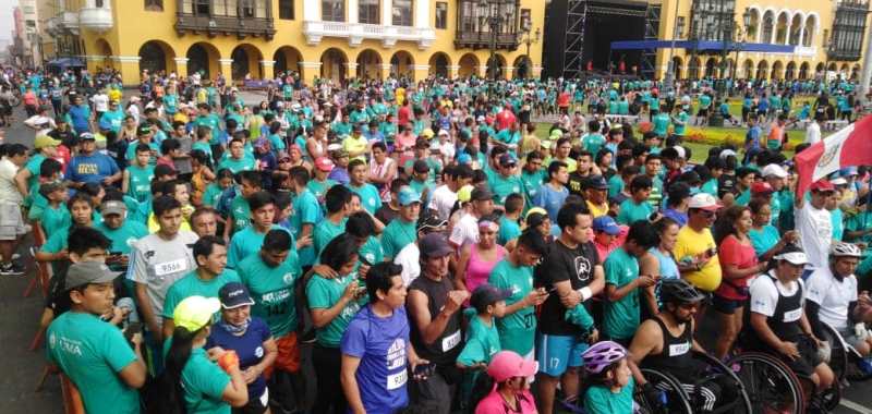 Más de 3,000 mil personas apoyan la carrera “Lima corre con ellas”