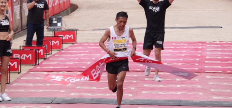 Cristian Pacheco segundo en la Media Maratón de Cobán en Guatemala
