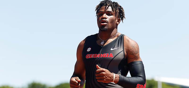 El campeón Juvenil Elija Godwin se clava la jabalina en el pulmón en entrenamiento