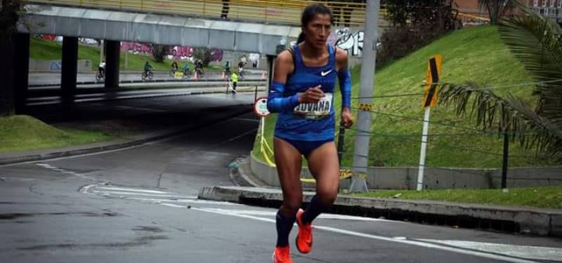Jovana de la Cruz y Yerson Orellana los mejores latinos ubicados en Media Maratón de Bogotá