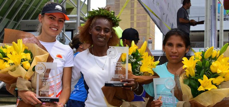 Peruanos Champi y Ramos se ubican terceros en los 21k del Maratón de Medellín