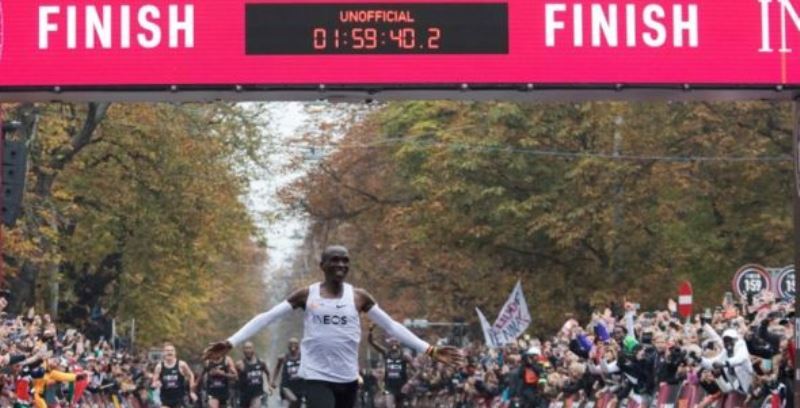Eliud Kipchoge: por qué la increíble marca de menos de dos horas en una maratón del corredor no será reconocida de forma oficial