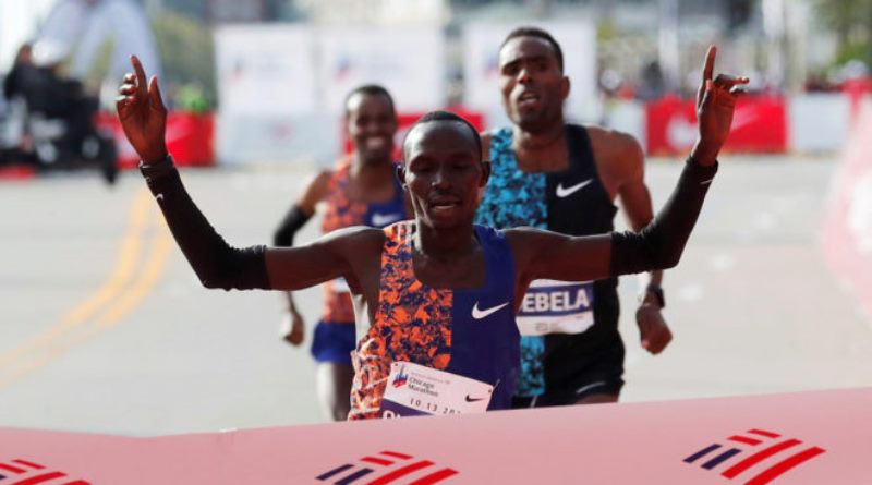 Lawrence Cherono destronó a Mo Farah en Maratón de Chicago