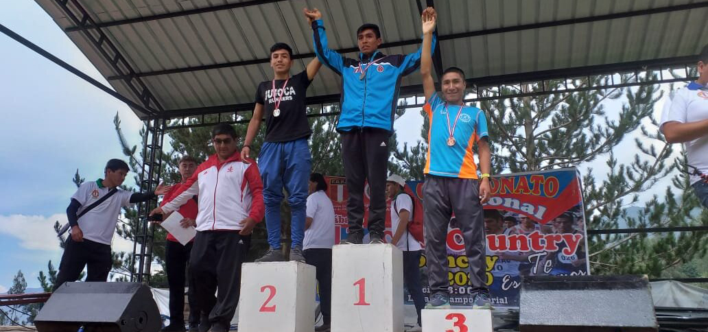 Rina Cjuro y Yuri Labra ganaron el Nacional de Cross Country