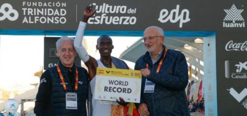 Pagarán 395.000 euros si logran batir el récord del mundo de Maratón en Valencia