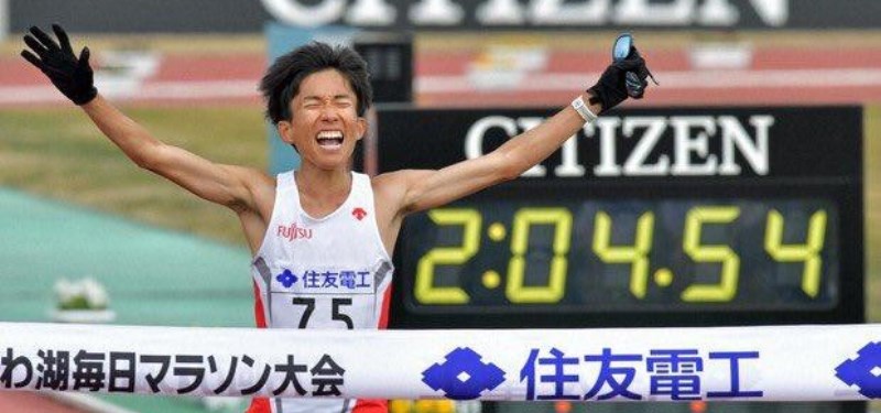 Kengo Susuki gana la Maratón Lago Biwa con récord japonés 2h.04.56