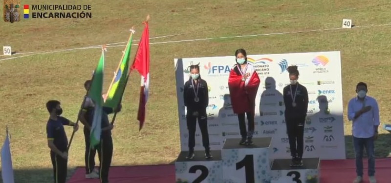 Anita Poma del Perú se coronó campeona sudamericana U18 en los 800 metros