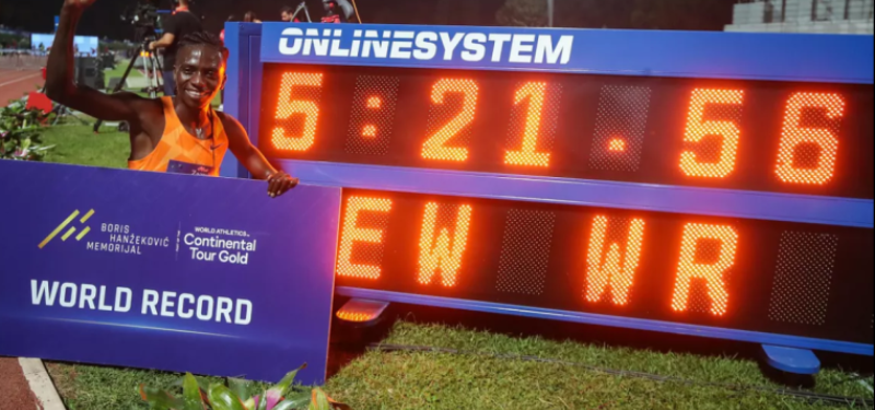 Francine Niyonsaba de Burundi establece nuevo récord mundial en los 2,000 metros (5:21.56)