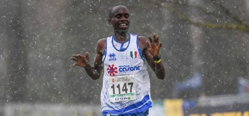 Ugandés Jacob Kiplimo gana el nacional de cross de Italia