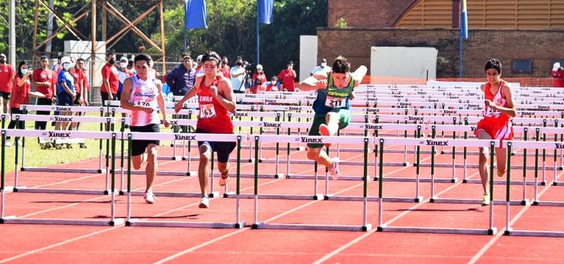En primera jornada del Sudamericano U18 atletas nacionales accedieron a finales