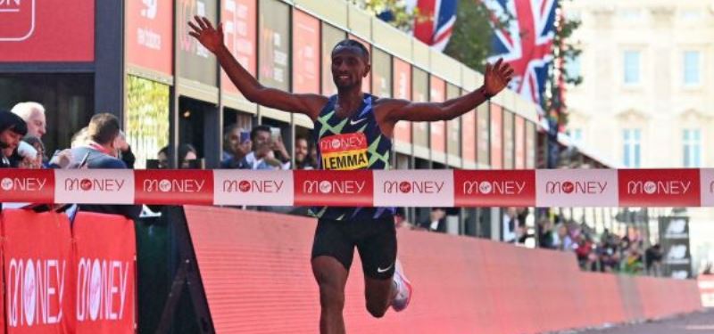 Sisay Lemma de Etiopia gana la Maratón de Londres