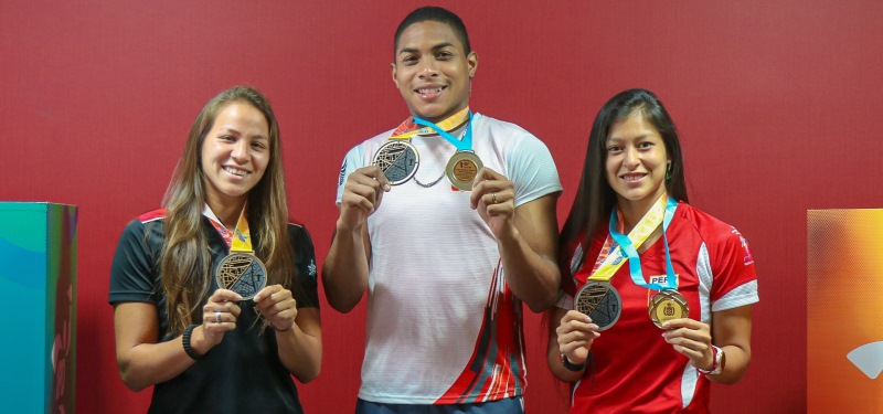 Medallistas sudamericanos Bazalar, Mandros y Arévalo se reunieron con el presidente del IPD