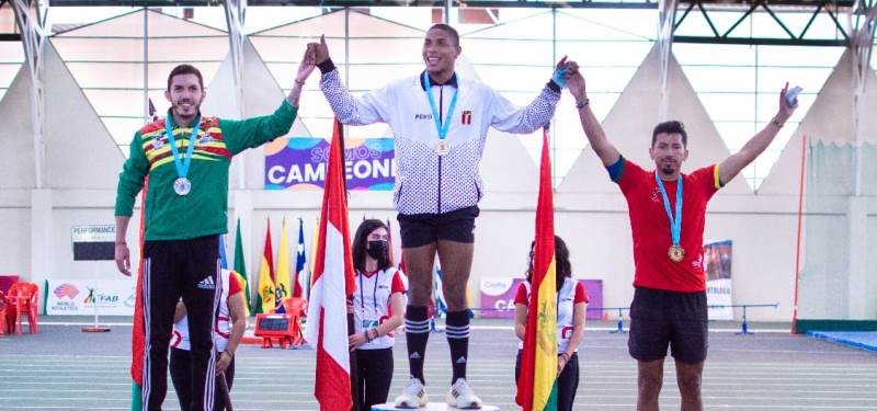 Mandros gana el meeting sudamericano con récord nacional en el salto largo (8.09 mts.)