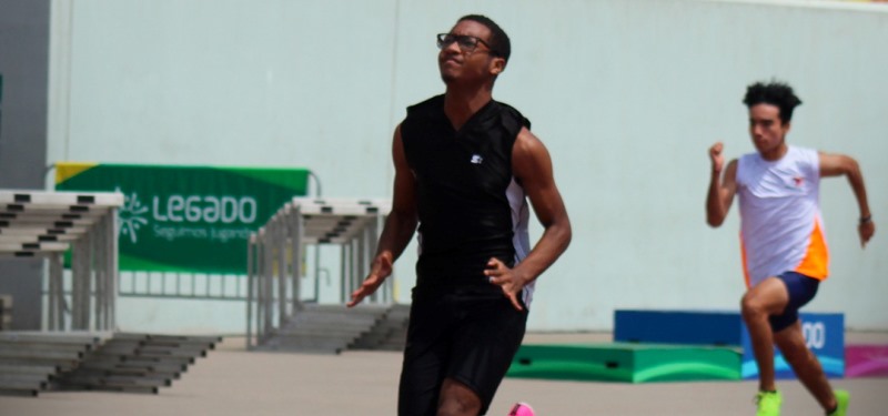 Velocista nacional Aron Patrick participará como invitado en Nacional de Ecuador U18