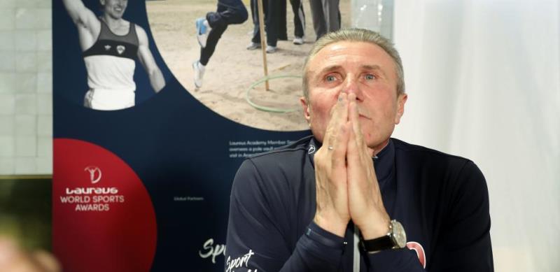 Sergei Bubka pide ayuda para los niños refugiados ucranianos