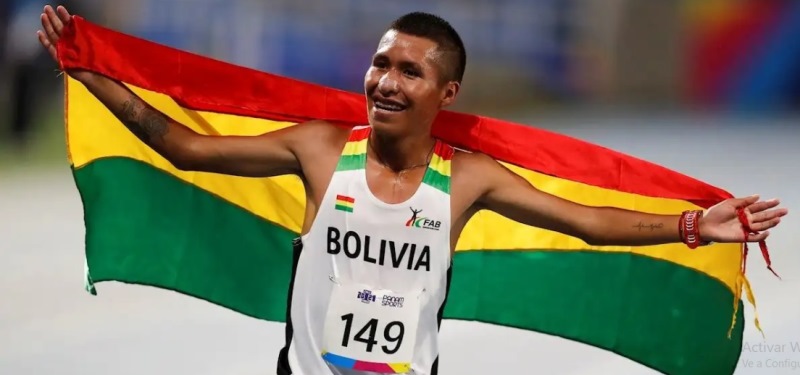 Boliviano David Ninavia viajó becado a Estados Unidos