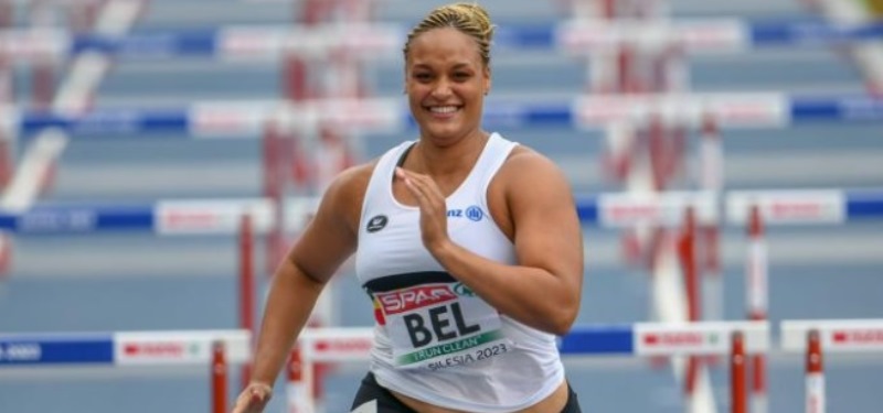 La belga Jolien Boumkwo lanzó la bala y se fue a correr los 100 vallas obligada por una baja