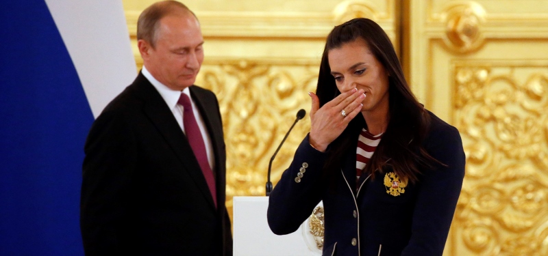 La atleta y militar rusa Isinbáyeva, sancionada por Ucrania, se muda a España