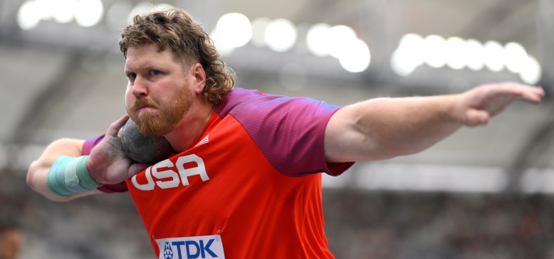 Ryan Crouser retuvo el título del lanzamiento de la bala en el mundial de Budapest  