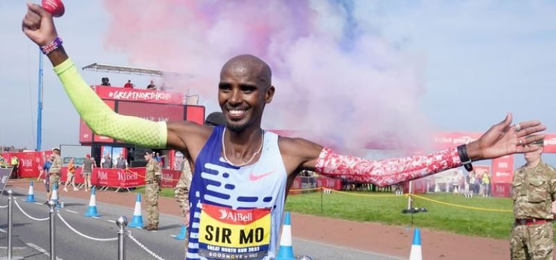 Mo Farah termina una exitosa carrera con el cuarto lugar en el Great North Run