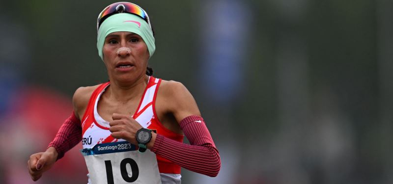 Gladys Tejeda termina tercera en la maratón de los Juegos Panamericanos Santiago 2023