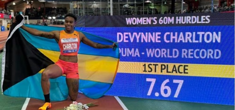 Bahameña Charlton bate el récord mundial de los 60 metros con vallas con 7.67