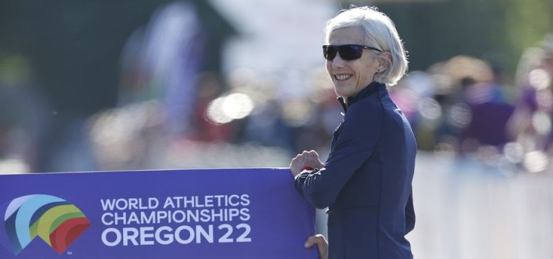 Joan Benoit la atleta olímpica a los 66 años completa las seis maratones de la World Marathon Majors