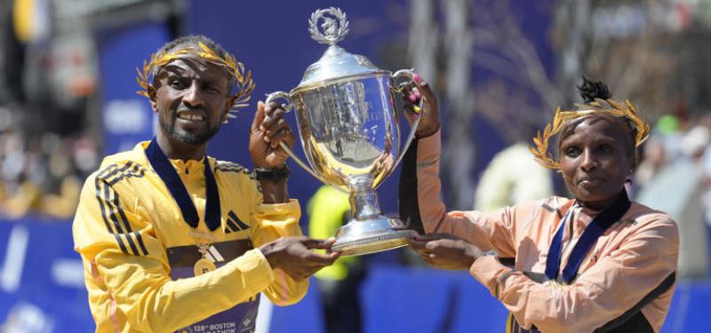 Sisay Lemma fue el ganador y Obiri retiene el título de la Maratón de Boston