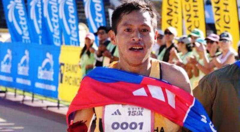 Christian Pacheco gana la Carrera de Quito 15k