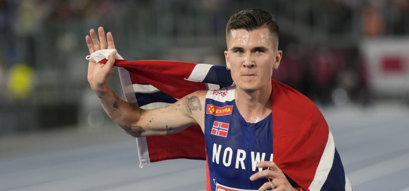 Noruego Jakob Ingebrigtsen logra su tercer título de los 1,500 en los Europeos