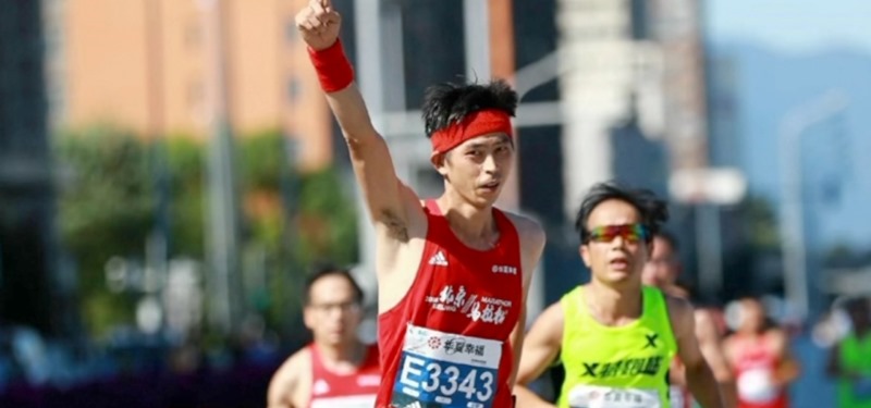 Un repartido chino de mensajería Luan Yushuai clasificó a los Juegos Olímpicos de París