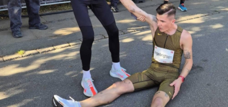 Jakob Ingebrigtsen debuta sufriendo en la Media Maratón de Copenhague