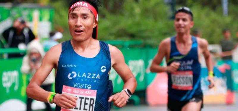 Walter Nina gana la Maratón de Medellín 2024