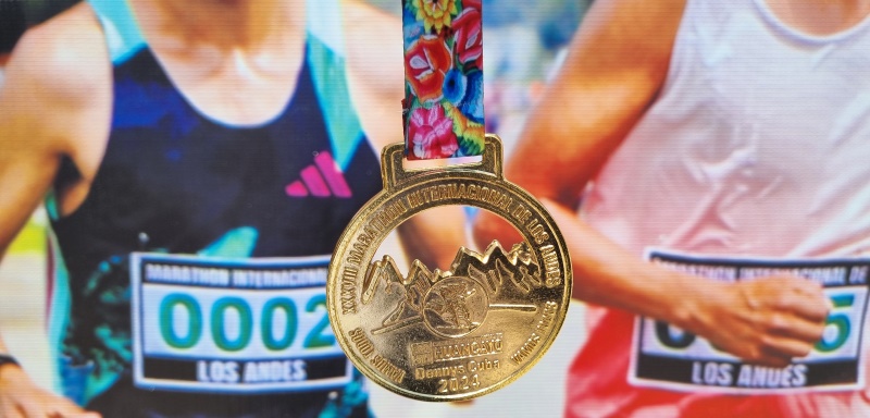 La Maratón de los Andes presenta su medalla de colección