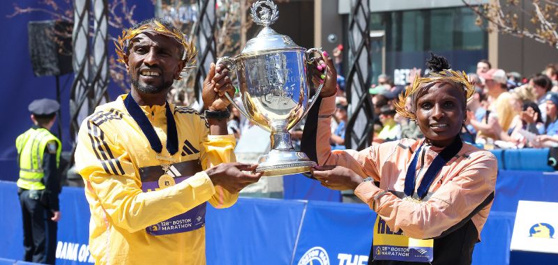 Sisay Lemma y Hellen Obiri volverán a defender sus títulos de la Maratón de Boston